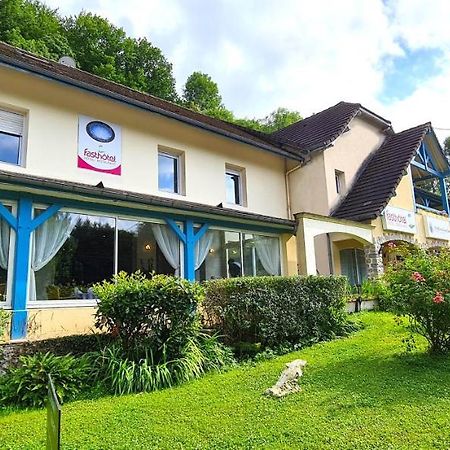 Fasthotel Oloron Hostellerie Du Paon Blanc 러비생트크리스투 외부 사진