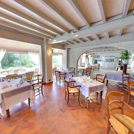 Fasthotel Oloron Hostellerie Du Paon Blanc 러비생트크리스투 외부 사진