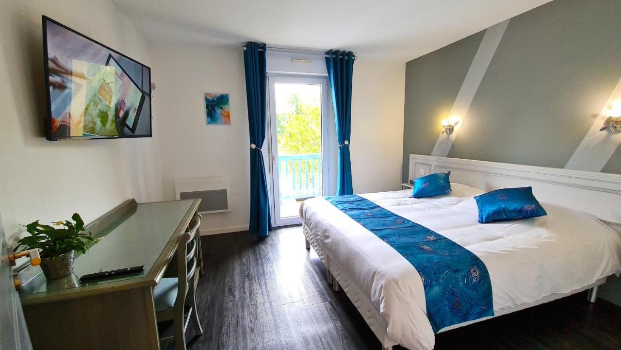 Fasthotel Oloron Hostellerie Du Paon Blanc 러비생트크리스투 외부 사진