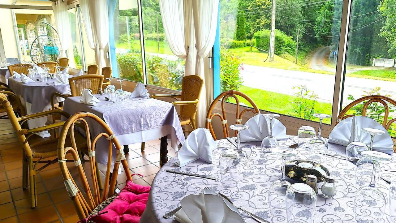 Fasthotel Oloron Hostellerie Du Paon Blanc 러비생트크리스투 외부 사진