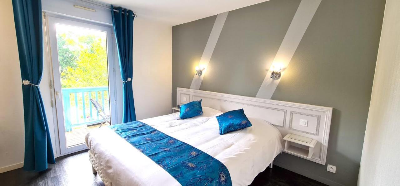 Fasthotel Oloron Hostellerie Du Paon Blanc 러비생트크리스투 외부 사진