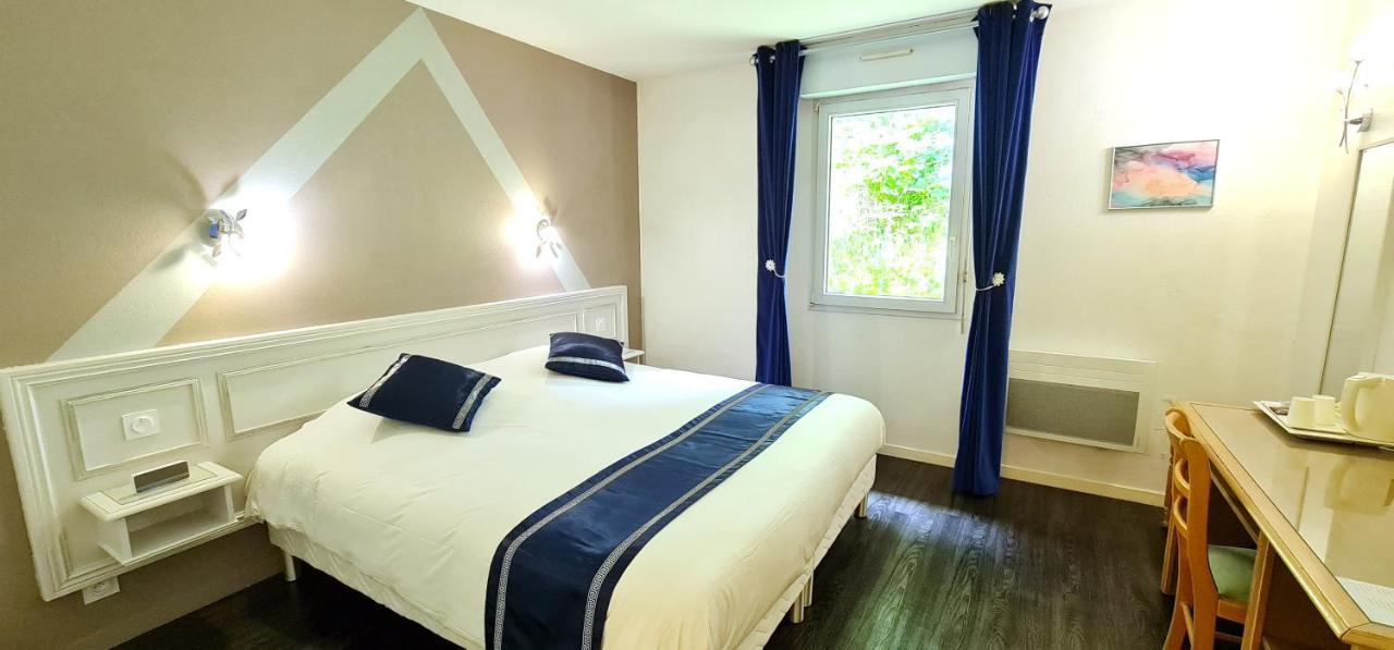 Fasthotel Oloron Hostellerie Du Paon Blanc 러비생트크리스투 외부 사진