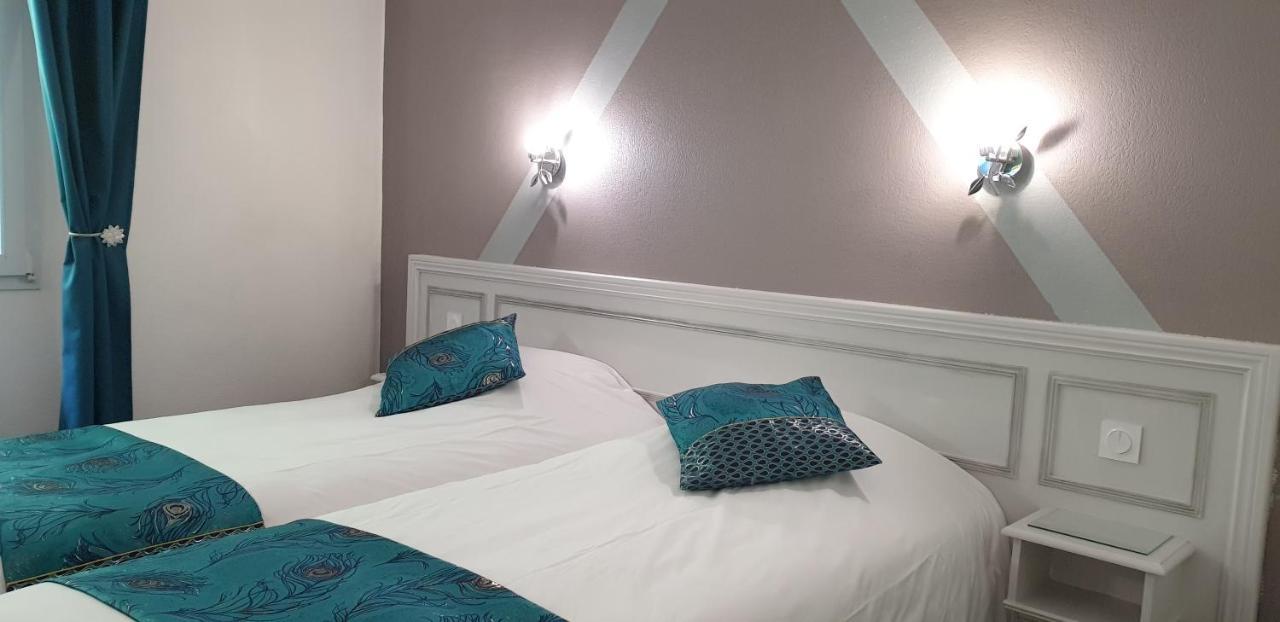 Fasthotel Oloron Hostellerie Du Paon Blanc 러비생트크리스투 외부 사진