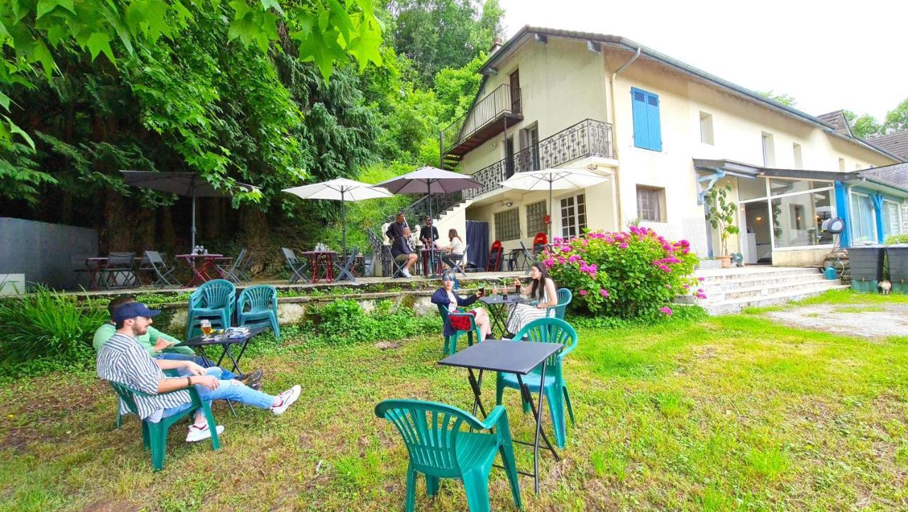 Fasthotel Oloron Hostellerie Du Paon Blanc 러비생트크리스투 외부 사진
