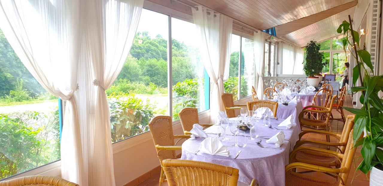 Fasthotel Oloron Hostellerie Du Paon Blanc 러비생트크리스투 외부 사진