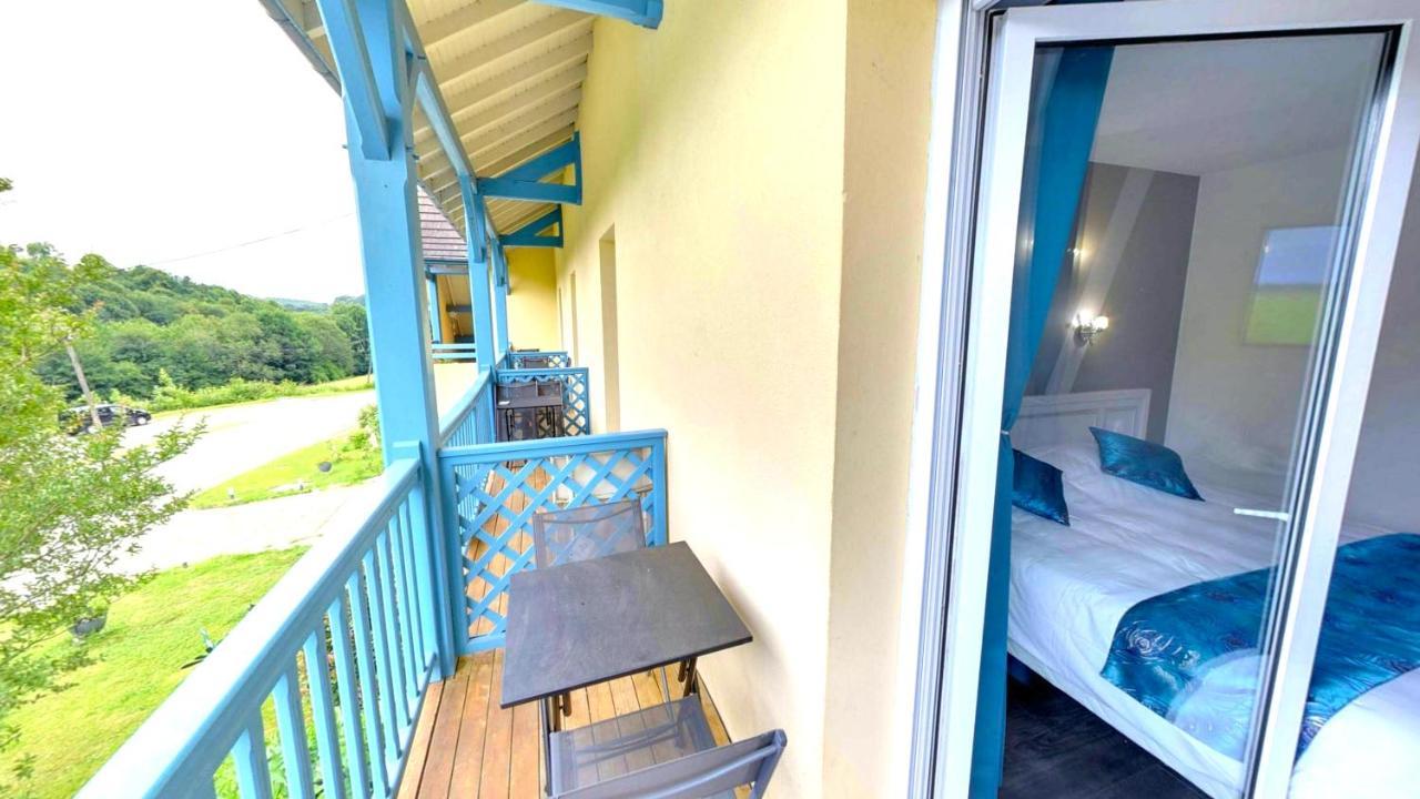 Fasthotel Oloron Hostellerie Du Paon Blanc 러비생트크리스투 외부 사진